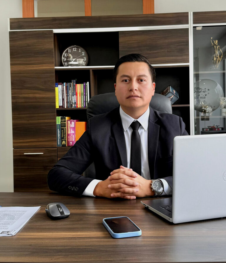 Luis Vargas Office