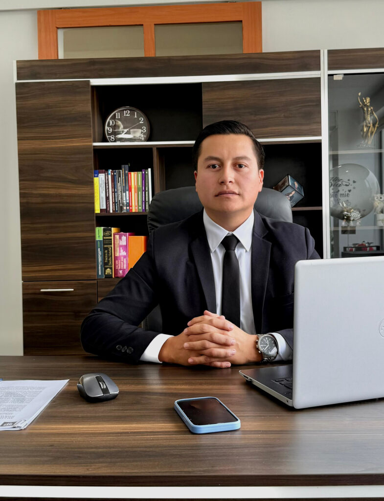 Luis Vargas Office